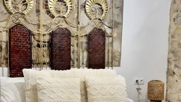 1 dormitorio, tabla de planchar con plancha, wifi y ropa de cama