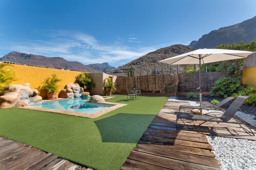 Holiday Home 'Vivienda Vacacional Folillo' with Private Pool, Wi-Fi and Air Conditioning