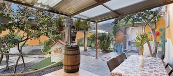 'Vivienda Vacacional Folillo' with Private Pool, Wi-Fi and Air Conditioning