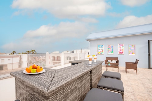 Holiday Apartment 'Beach House, Torre Canne - Ariel' with Sea View and Balcony