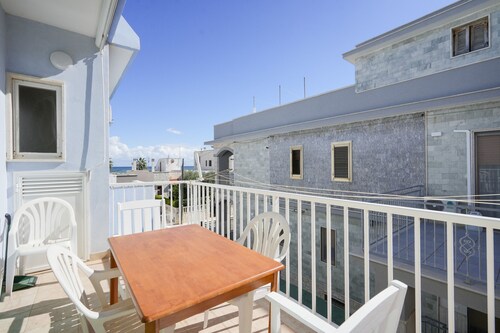 Beach House , Torre Canne - Nemo with Sea View and Balcony