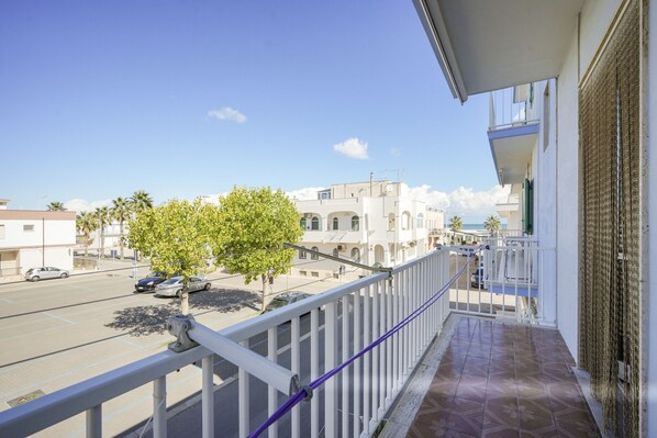 Property grounds - Apartment "Beach House, Torre Canne -Sebastian" with Sea View and Balcony (Torre Canne)