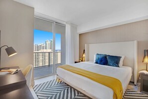 2 bedrooms, desk, iron/ironing board, travel crib - Luxury Condo with Stunning Views | Amazing Pools (Hollywood)