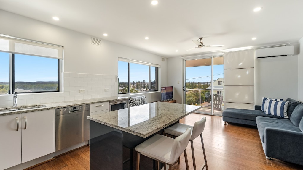 Mingara 4 - Panoramic River, Ocean & Sunset Views - Holiday Yamba - Yamba