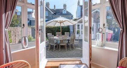 The White House, Southwold