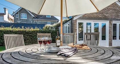 The White House, Southwold