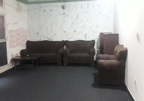 Área de estar no saguão