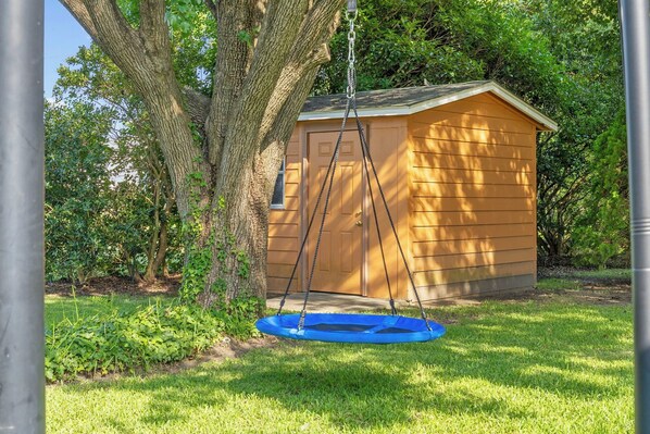 Property grounds - 10 min drive to airport/beach in quiet community (Myrtle Beach)