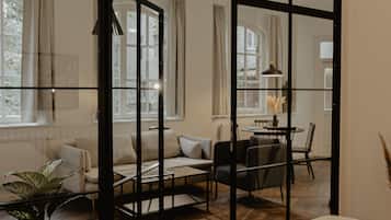 2 bedrooms, desk, travel crib, free WiFi