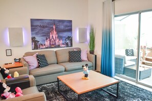 Smart TV, videojuegos, libros y videoteca 