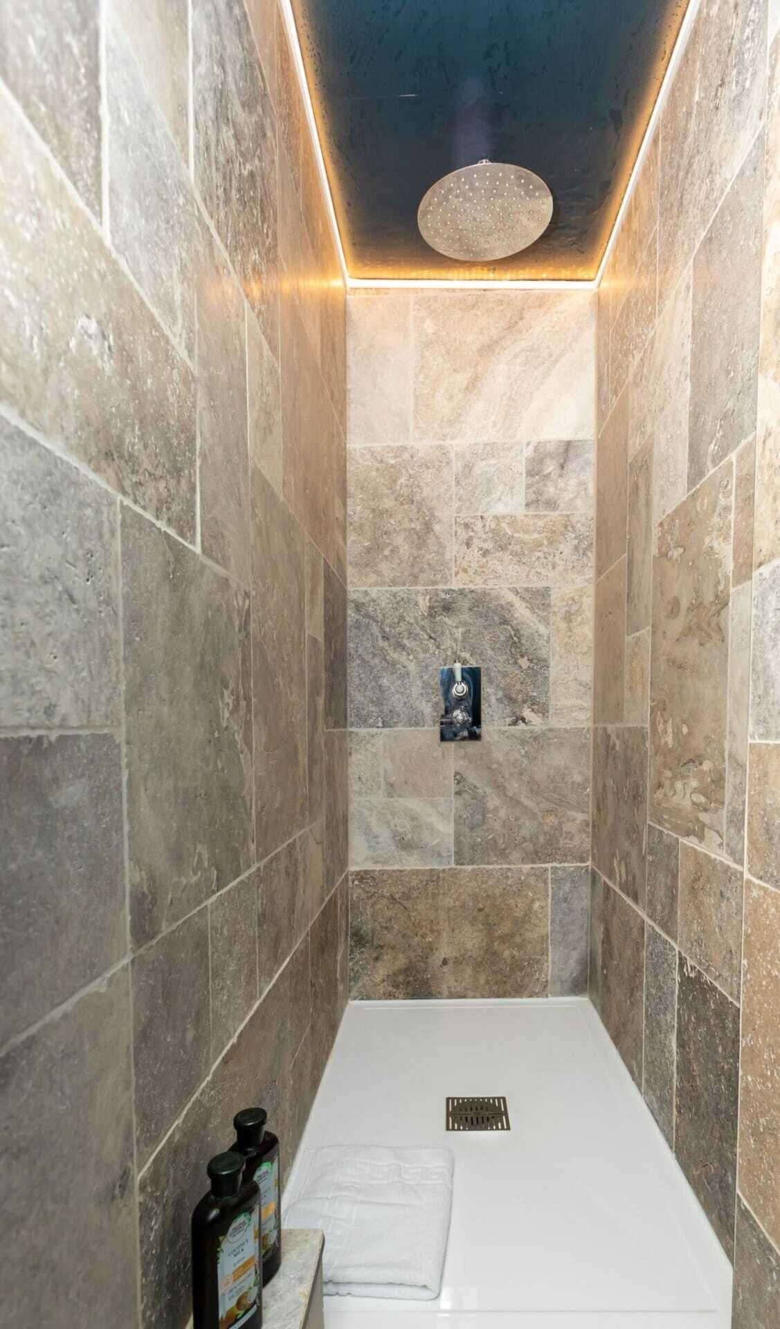 Basic Apartment, 1 Double Bed | Bathroom