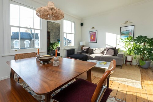 Light and Spacious 1 Bedroom Maisonette - Brockley