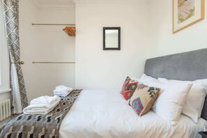 Appartamento Basic, 1 letto matrimoniale | 1 camera, ferro/asse da stiro, lenzuola