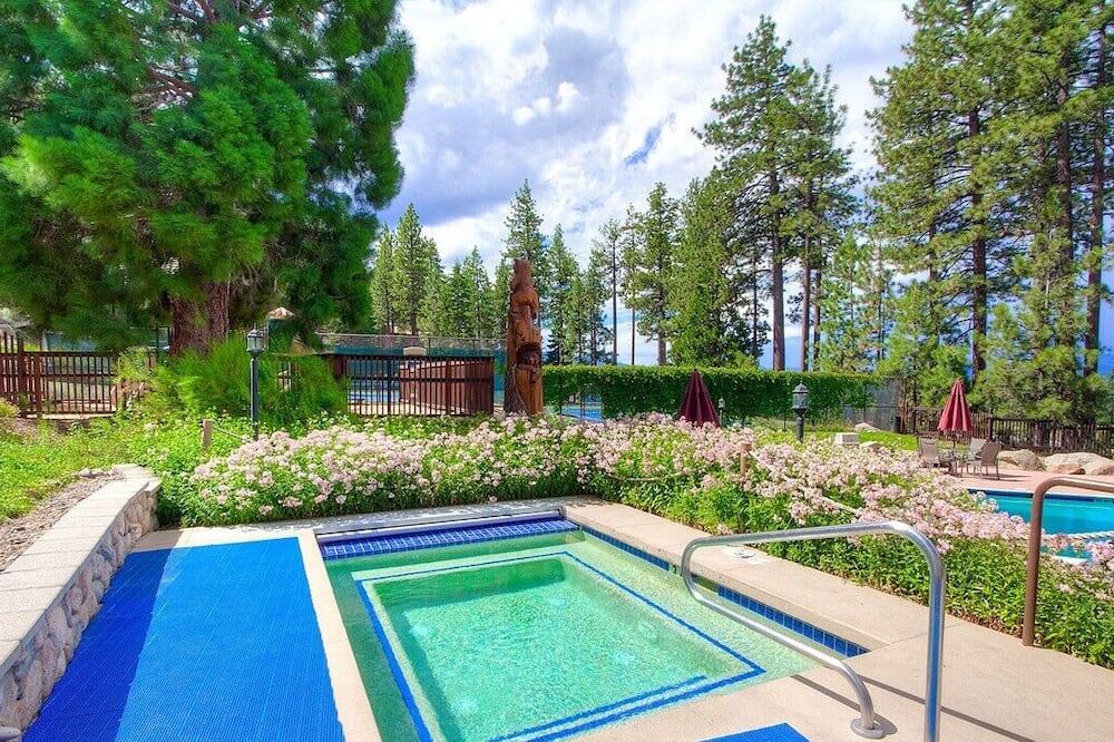 Chimney Rock Condo 3 Bedroom Condo by RedAwning - Zephyr Cove, NV