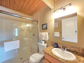 Condo, 3 habitaciones | Baño | Toallas 