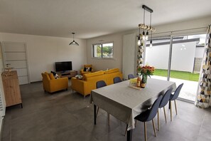 Interior - Single-storey house, 10 minutes from the beach, Finistere (Combrit)