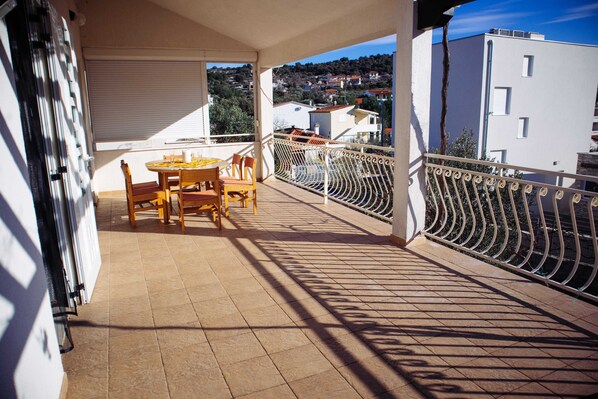 Apartment (Two Bedroom Apartment with Terrace) | 2 Schlafzimmer