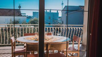 Apartment (Two Bedroom Apartment with Terrace) | 2 Schlafzimmer