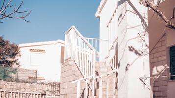 Apartment (Two Bedroom Apartment with Terrace) | Außenbereich