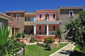 Room, 1 Bedroom, Balcony | Garden