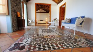 Unclassified image, 2 of 31, button - Casa Rural Hibisco Hermigua, sea view, near sea swimming pool (Hermigua)