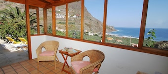 Casa Rural Hibisco Hermigua, sea view, near sea swimming pool