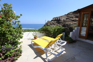 Terrace/patio - Casa Rural Hibisco Hermigua, sea view, near sea swimming pool (Hermigua)