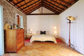 1 bedroom, iron/ironing board, travel cot, free WiFi