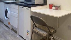 Apartment, 1 Bedroom, Refrigerator | Private kitchen - Flat in Kings Cross Camden Town (London)