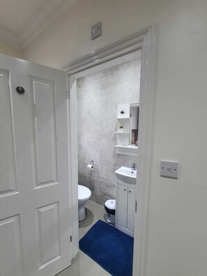 Apartment, 1 Bedroom, Smoking | Bathroom - Cosy Entire Home Kingscross Central London (London)