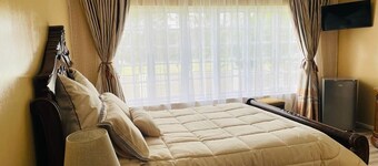 Repose offer cozy,quite space suitable for business , family, retreats getaways!