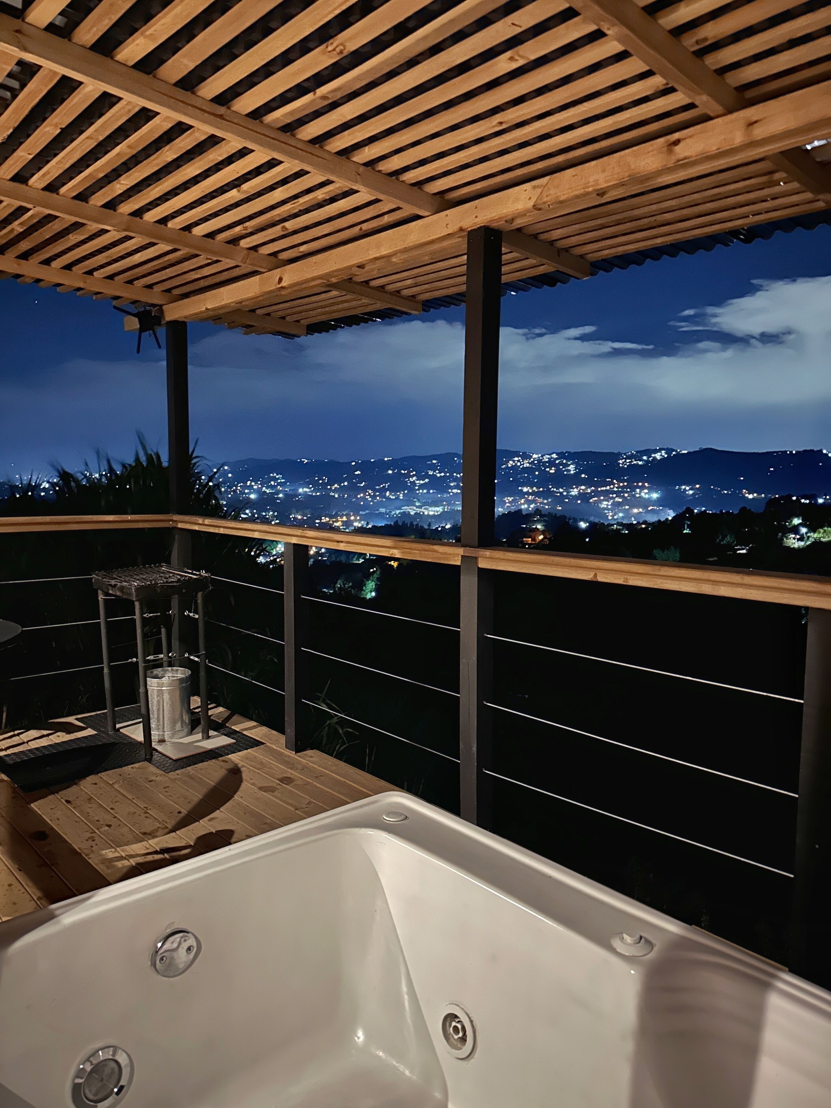 尊荣小屋 | 迷你吧、特色装修、特色家居、免费 WiFi