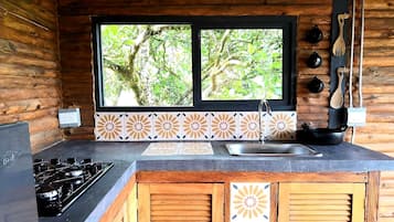 全景小屋 | 私人廚房 | 大型冰箱、烤箱、爐台、咖啡機/沖茶器