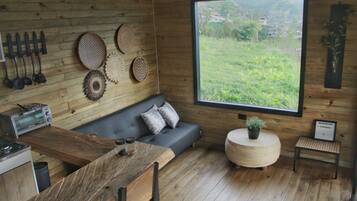 Premium Cabin | Living area | MP3 dock