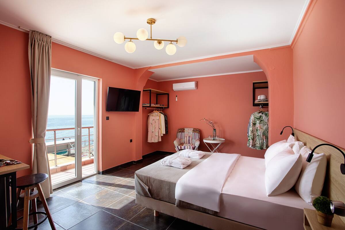 Deluxe Studio Suite, Beach View