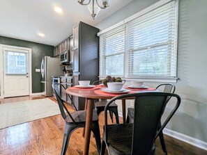 Dining - Spacious home with work space, firepit, BBQ grill (Charlotte)