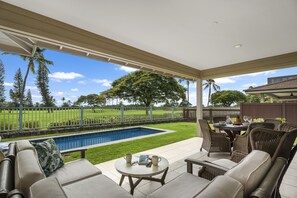 Outdoor dining - Holua Kai#8  w/ Private Pool, Ocean & Golf Views, Community Pool & Spa (Kailua-Kona)