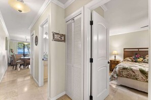 1 bedroom, free WiFi, bed sheets - Perch - Kamaole Beach Club: Oceanview upgraded one bedroom, walk to beach (Kihei)