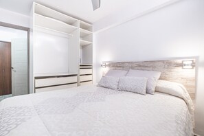 2 makuuhuonetta, silitysrauta/-lauta, ilmainen Wi-Fi, vuodevaatteet