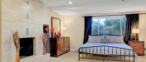 7 bedrooms, desk, iron/ironing board, travel crib