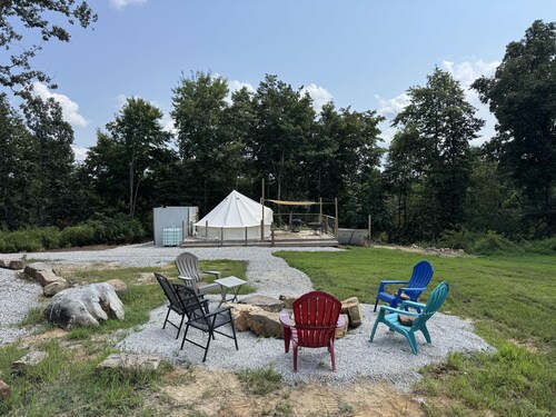 10 Point Landing - 10 Point Landing Glamping with Queen Bed & Bath