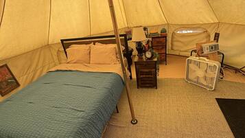 1 habitación y ropa de cama