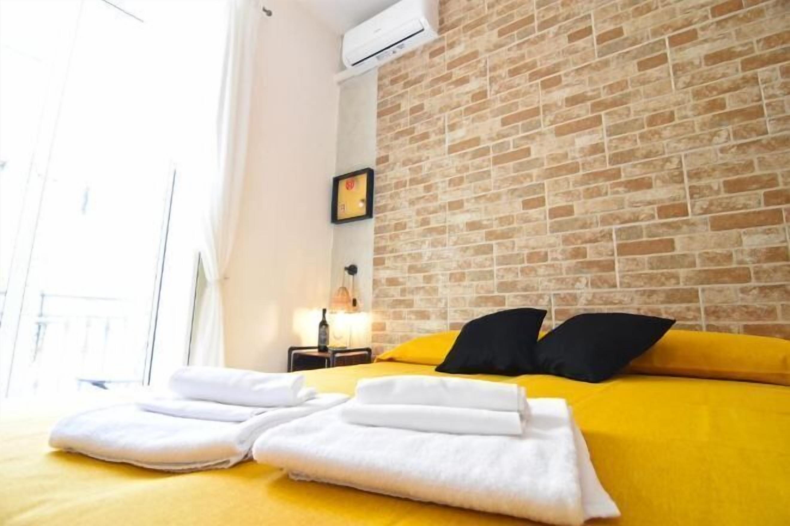 Minibar, in-room safe, free WiFi, bed sheets