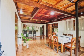 Dining - Río Celeste Rustic House located on a farm and surrounded by nature (Guatuso)