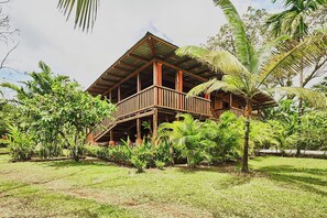 Exterior - Río Celeste Rustic House located on a farm and surrounded by nature (Guatuso)