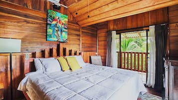 3 bedrooms, free WiFi, bed sheets, wheelchair access