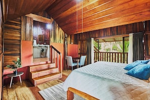 3 bedrooms, desk, travel cot, free WiFi - Casa Rústica Río Celeste |10PPL| Private Pool (Guatuso)