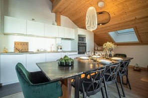 Fridge, microwave, oven, coffee/tea maker - 3rd floor, balcony, tv, 99m², Valmorel (Les Avanchers-Valmorel)