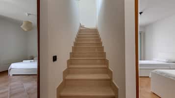 3 bedrooms, iron/ironing board, Internet, bed sheets