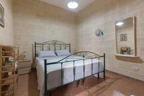 2 chambres, fer et planche Ă repasser